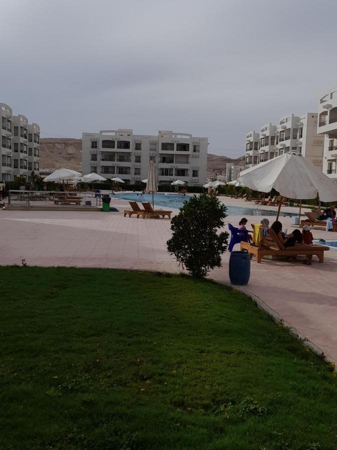 شاليه فرش فندقي بقرية بالميرا بيتش العين السخنه للعائلات Ain Sukhna Exterior foto